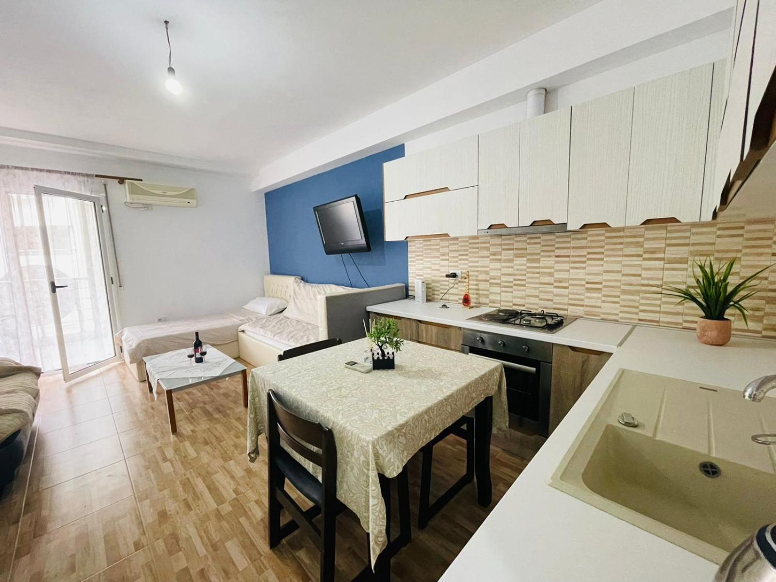 And Boulevard Perfect For Your Holiday! * Vlorë